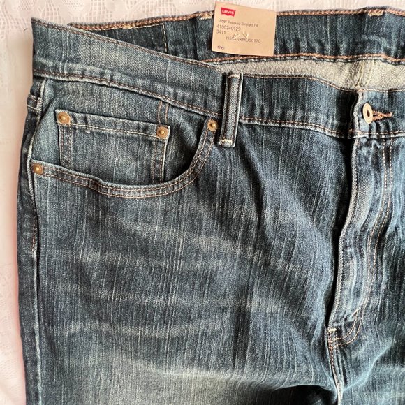 LEVI STRAUSS & CO. Men's 42x32 Style 559 Relaxed Straight Fit Jeans - Picture 6 of 16